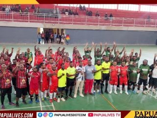 Dukung Potensi Pemuda, Bupati Paniai Gelar Turnamen Persahabatan Futsal Antar Angkatan