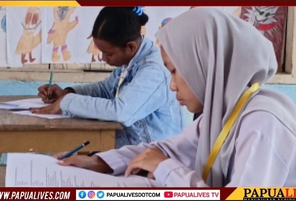 Siswa Tuna Rungu Ikuti Penilaian Sumatif SMALB di SLB Petra Nabire