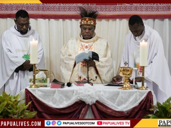 Uskup Timika Serukan Literasi Digital dan Pelestarian Tanah Adat dalam Misa Keluarga Besar Maybrat