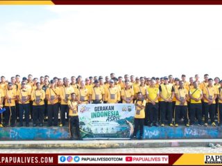 Gerakan Indonesia Asri: Ratusan Personel Polda Papua Tengah Gotong Royong Bersihkan Pesisir Nabire
