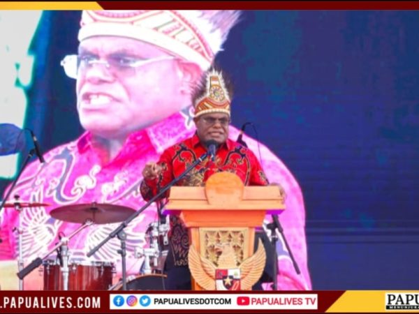 Gubernur Meki Nawipa: Papua Tengah Alokasikan Rp77,84 Miliar untuk Sekolah Gratis 58.920 Siswa, Pertama di Tanah Papua