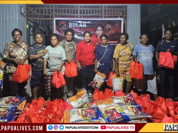 Peringati Bulan Bung Karno, Naomi Kotouki dan DPD PDI-P Papua Tengah Bagikan Sembako untuk Warga Maybrat