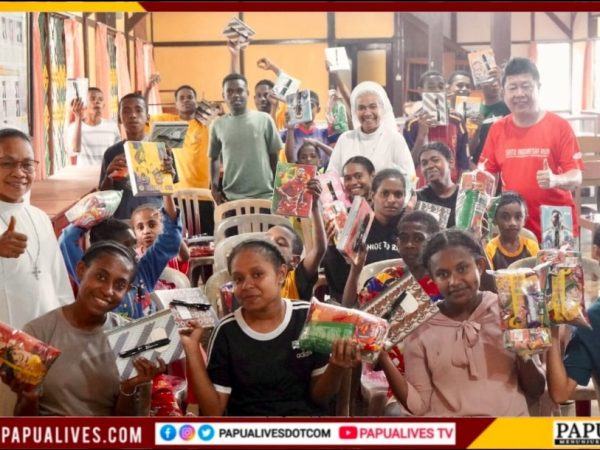 Rayakan HUT RI ke-81, Dewan Paroki Santo Yosep Fakfak Kunjungi dan Motivasi Anak Asrama Santa Theresia