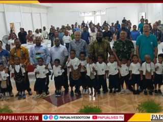 Gubernur Meki Nawipa: Uang Bisa Dicari, Tapi Fondasi Pendidikan Anak Sulit Dibangun