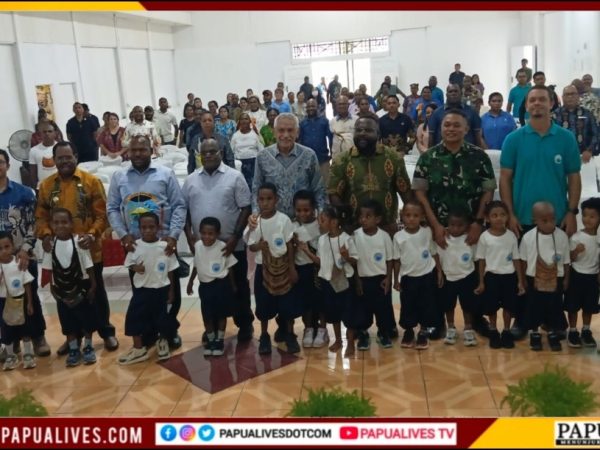 Gubernur Meki Nawipa: Uang Bisa Dicari, Tapi Fondasi Pendidikan Anak Sulit Dibangun